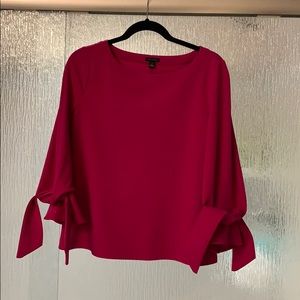 Fuchsia and Taylor knotted sleeve blouse